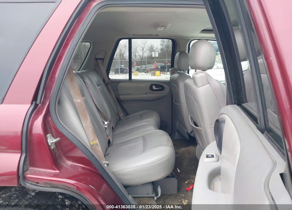 2005 CHEVROLET TRAILBLAZER LT VIN: 1GNDT13S252306051