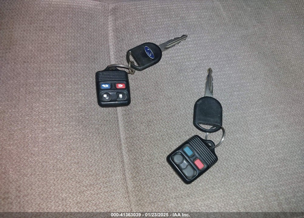 2001 FORD TAURUS SE VIN: 1FAHP53U61A273259