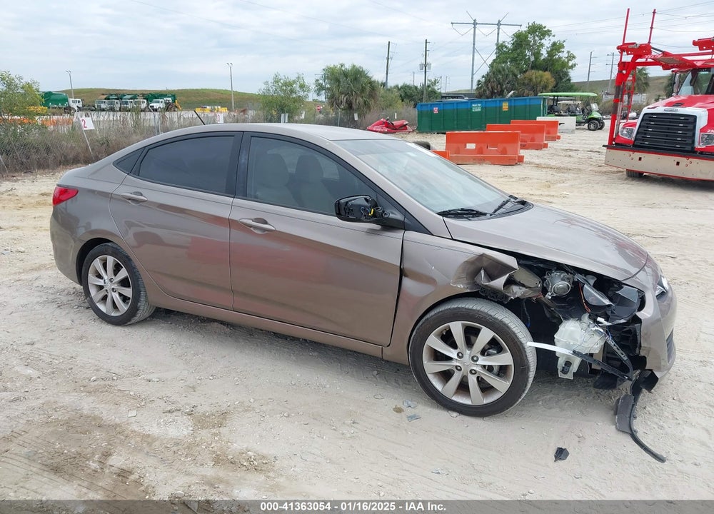 2014 HYUNDAI ACCENT VIN: KMHCU4AE9EU738636