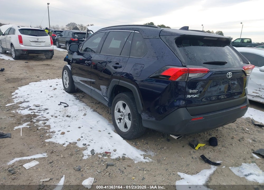 2021 TOYOTA RAV4 XLE VIN: JTMW1RFV5MD074351