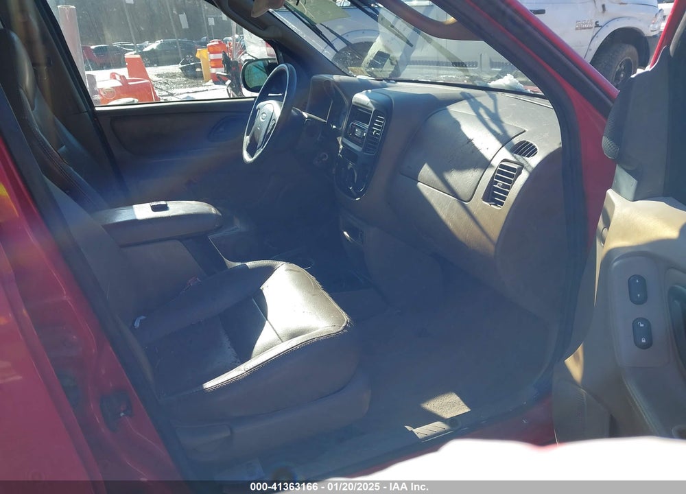 2001 FORD ESCAPE XLT VIN: 1FMYU04131KB51488