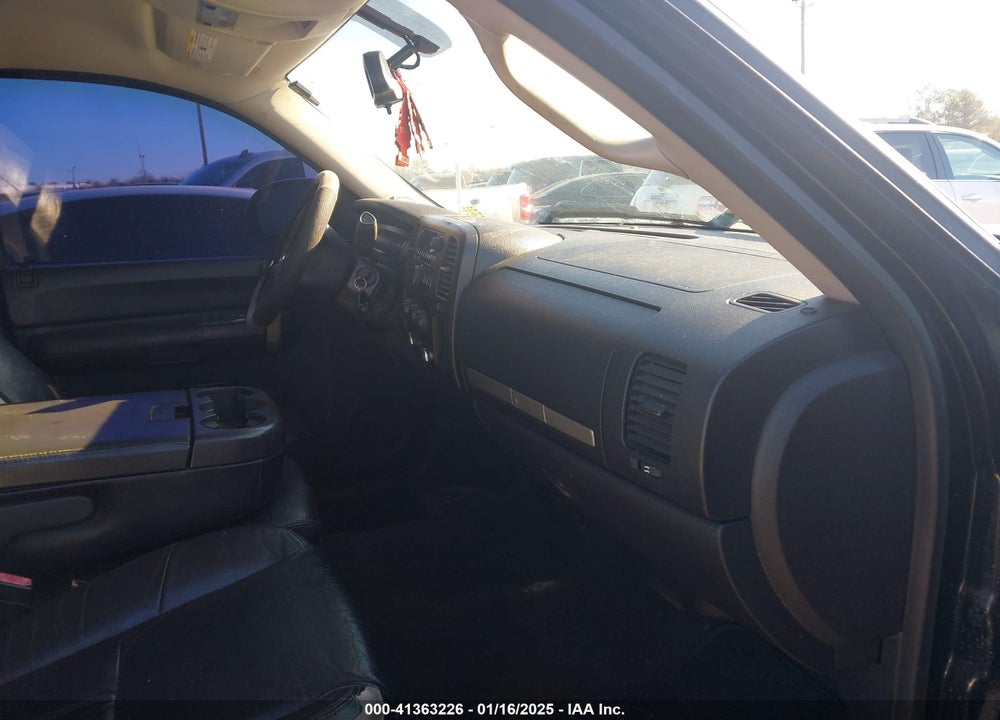 2009 CHEVROLET SILVERADO 1500 LT VIN: 3GCEC23J79G199389