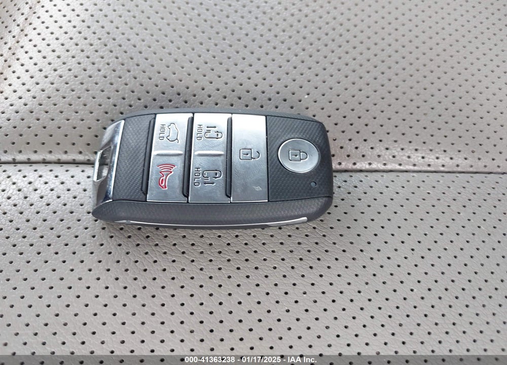 2017 KIA SEDONA VIN: KNDMC5C17H6312805