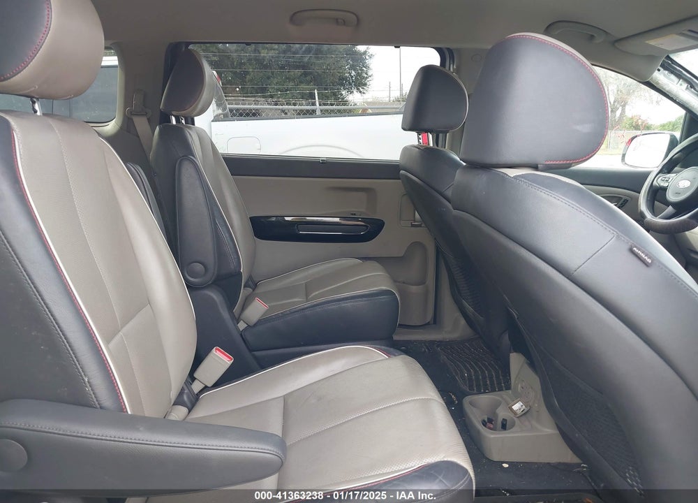 2017 KIA SEDONA VIN: KNDMC5C17H6312805