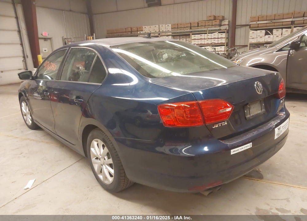 2011 VOLKSWAGEN JETTA 2.5L SE VIN: 3VWDZ7AJ9BM015228