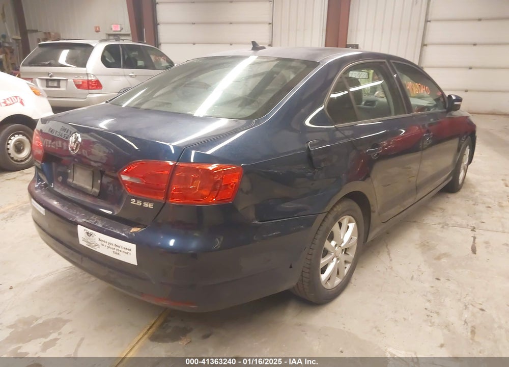 2011 VOLKSWAGEN JETTA 2.5L SE VIN: 3VWDZ7AJ9BM015228