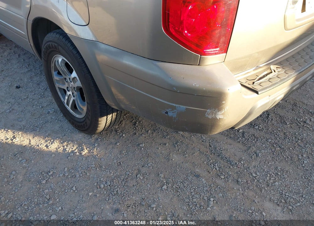 2005 HONDA PILOT EX-L VIN: 5FNYF185X5B005724