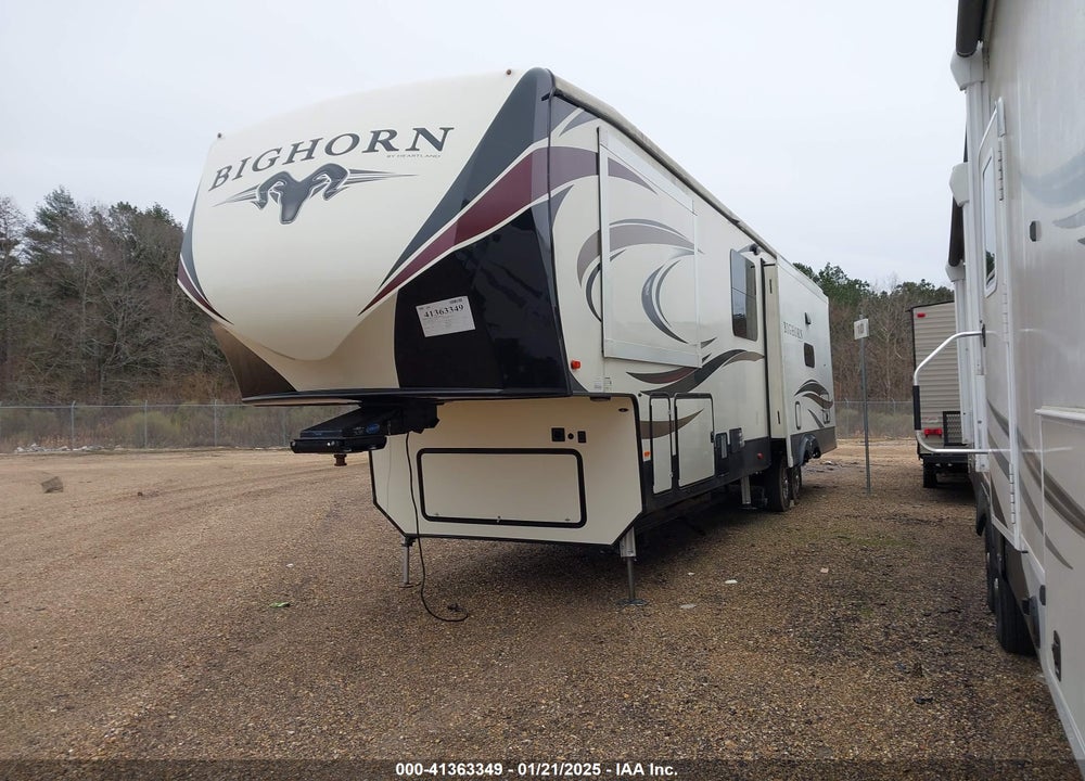 2018 HEARTLAND BIG HORN 3760LE VIN: 5SFBG4227JE365335