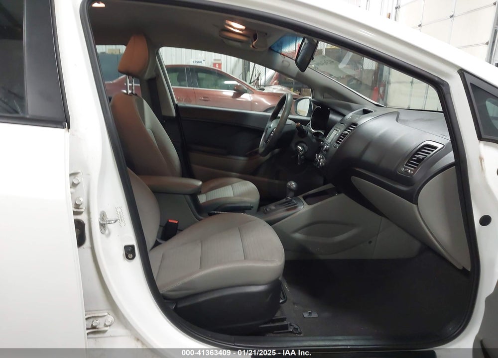 2016 KIA FORTE LX VIN: KNAFX4A69G5468612