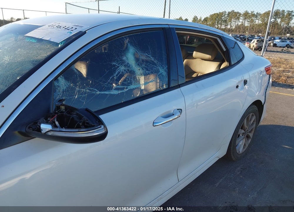 2016 KIA OPTIMA VIN: 5XXGU4L32GG074982
