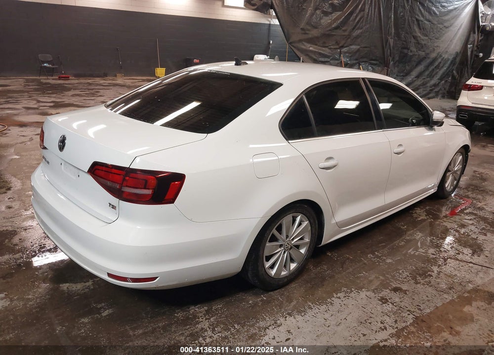 2016 VOLKSWAGEN JETTA VIN: 3VWD67AJ9GM265987