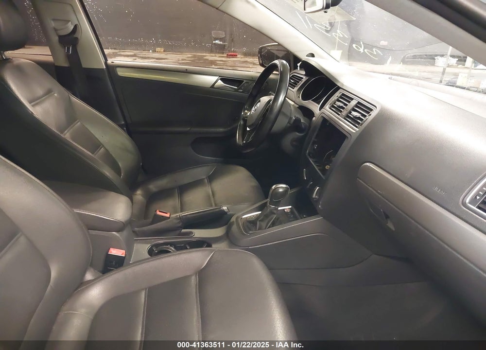 2016 VOLKSWAGEN JETTA VIN: 3VWD67AJ9GM265987