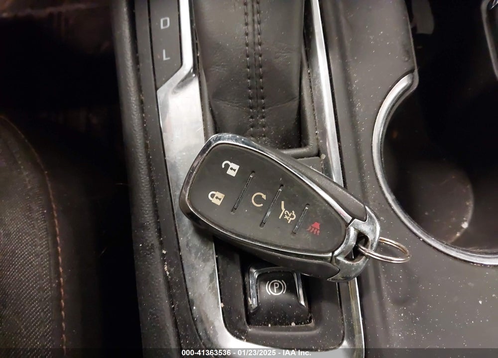 2018 CHEVROLET EQUINOX LT VIN: 2GNAXSEVXJ6221895