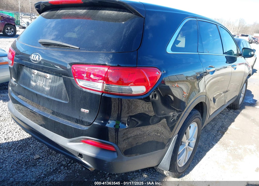 2017 KIA SORENTO 2.4L L VIN: 5XYPG4A34HG220600