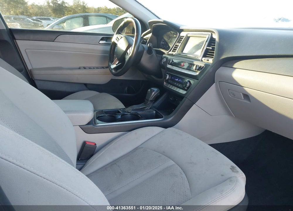 2019 HYUNDAI SONATA VIN: 5NPE34AF8KH776583
