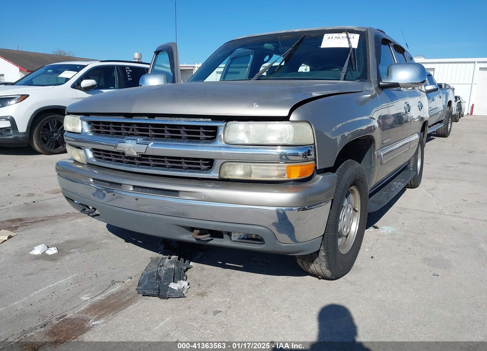 2001 CHEVROLET TAHOE VIN: 1GNEC13T21J303213