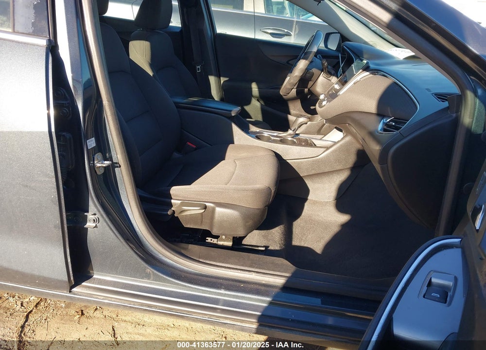 2019 CHEVROLET MALIBU LT VIN: 1G1ZD5STXKF177776