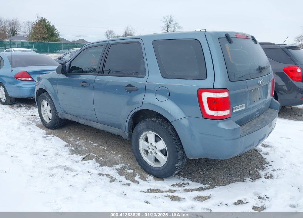 2010 FORD ESCAPE XLS VIN: 1FMCU0C78AKC90452