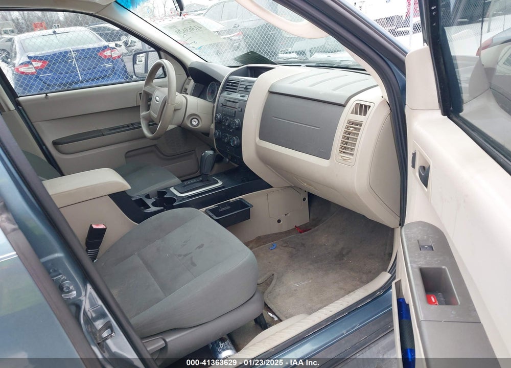 2010 FORD ESCAPE XLS VIN: 1FMCU0C78AKC90452