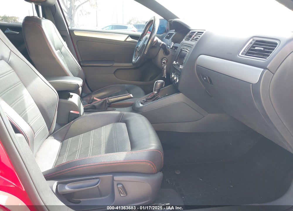2014 VOLKSWAGEN JETTA VIN: 3VW4S7AJ7EM213329