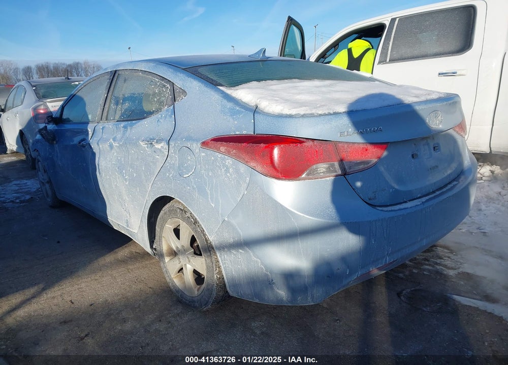 2013 HYUNDAI ELANTRA VIN: KMHDH4AE3DU717093