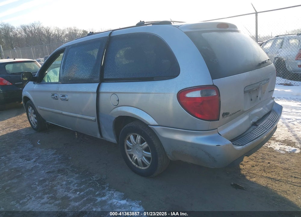 2005 CHRYSLER TOWN & COUNTRY TOURING VIN: 2C4GP54L35R600570