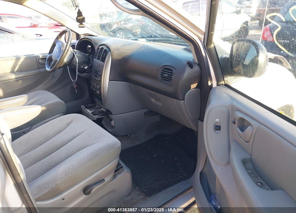 2005 CHRYSLER TOWN & COUNTRY TOURING VIN: 2C4GP54L35R600570