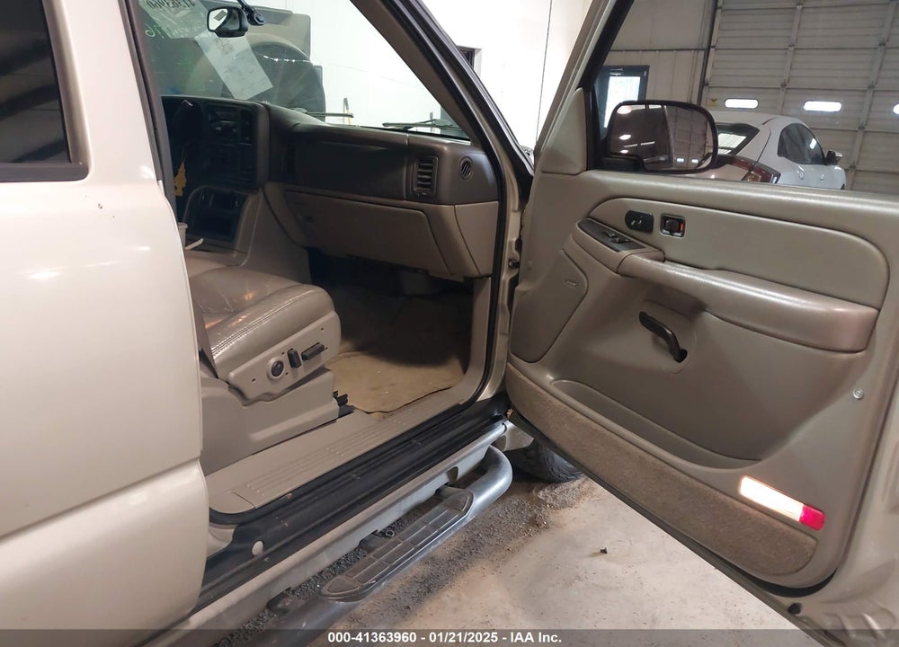 2005 CHEVROLET TAHOE Z71 VIN: 1GNEK13TX5R263358