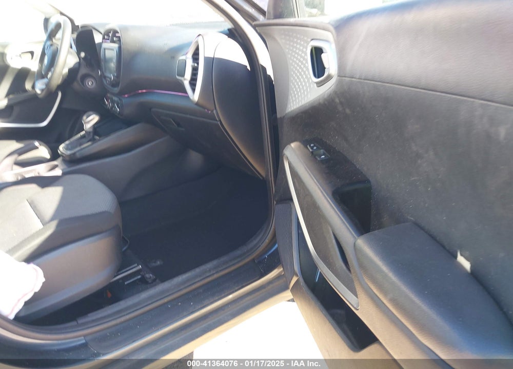 2020 KIA SOUL VIN: KNDJ23AUXL7086480