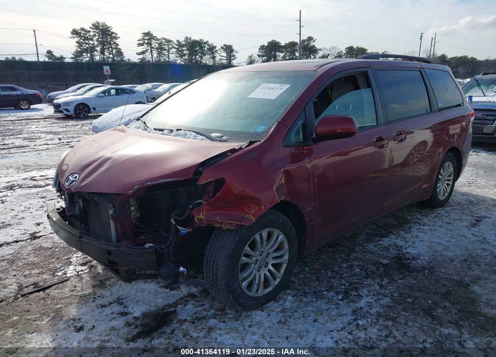 2012 TOYOTA SIENNA XLE V6 8 PASSENGER VIN: 5TDYK3DC9CS264919