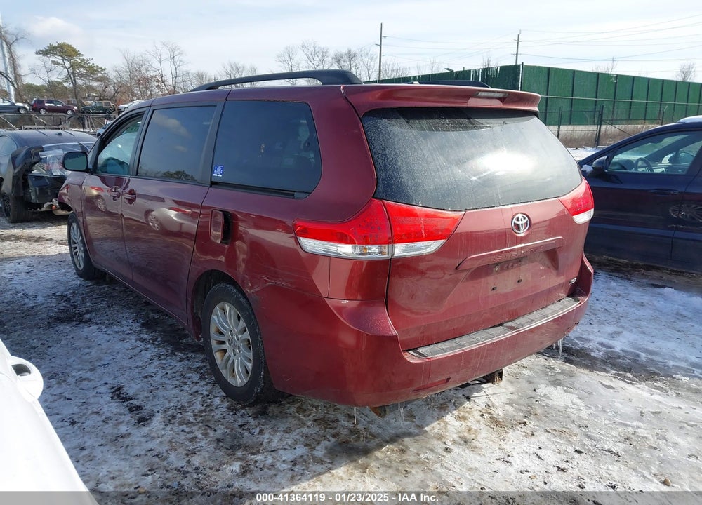 2012 TOYOTA SIENNA XLE V6 8 PASSENGER VIN: 5TDYK3DC9CS264919