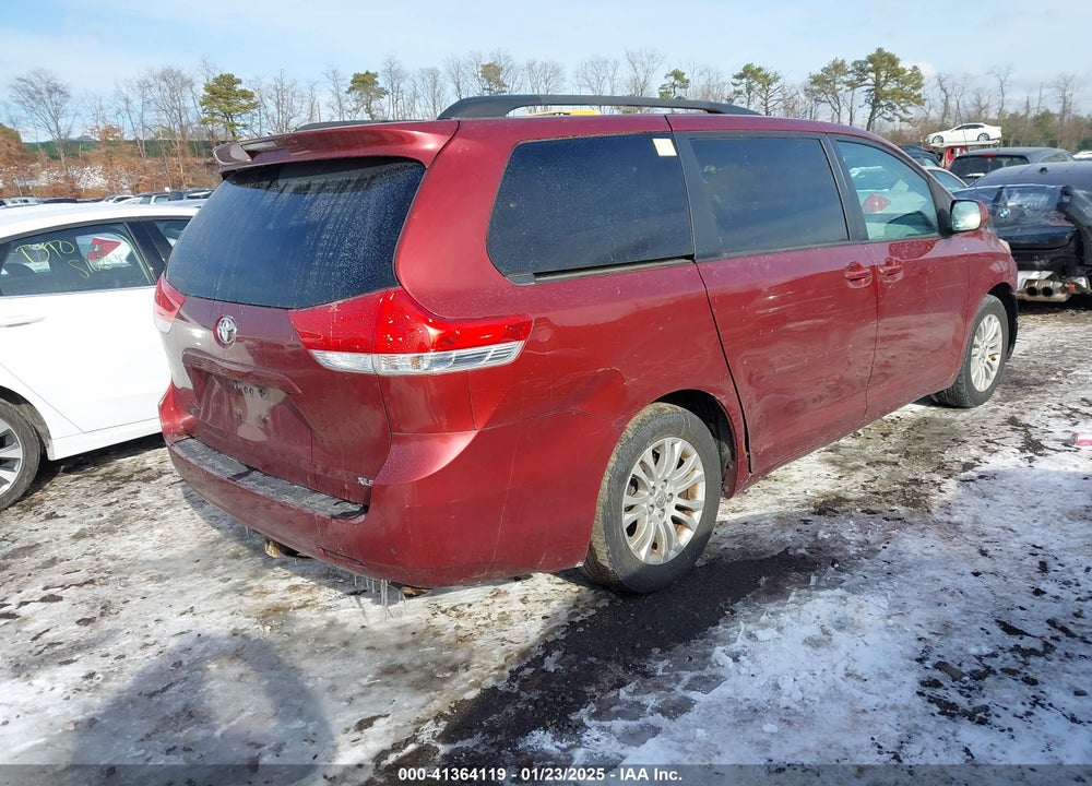 2012 TOYOTA SIENNA XLE V6 8 PASSENGER VIN: 5TDYK3DC9CS264919