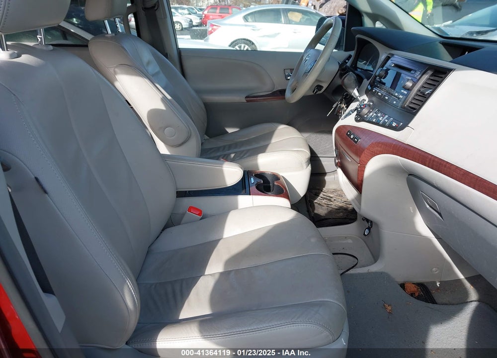 2012 TOYOTA SIENNA XLE V6 8 PASSENGER VIN: 5TDYK3DC9CS264919