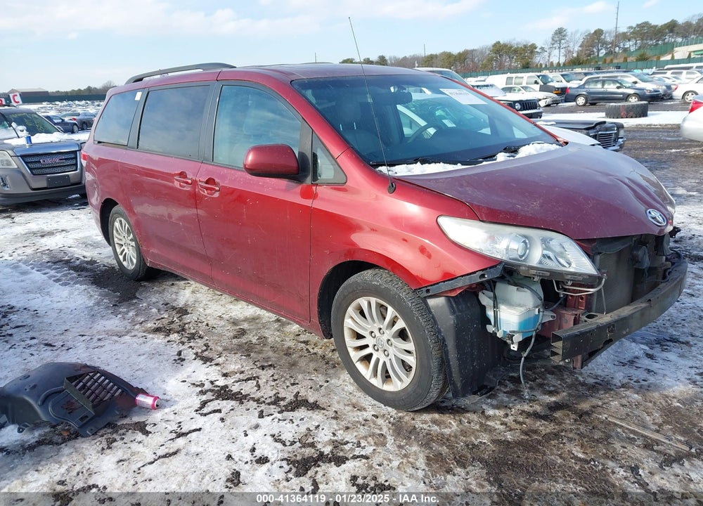 2012 TOYOTA SIENNA XLE V6 8 PASSENGER VIN: 5TDYK3DC9CS264919