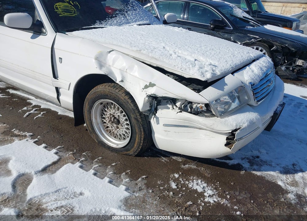 1999 FORD CROWN VICTORIA LX VIN: 2FAFP74W4XX226489
