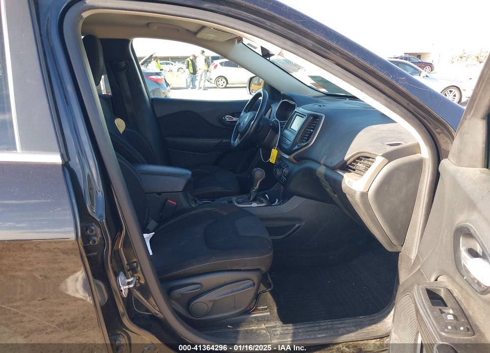 2015 JEEP CHEROKEE LATITUDE VIN: 1C4PJLCBXFW655718
