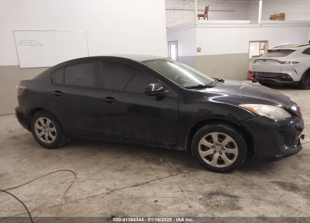 2013 MAZDA MAZDA3 VIN: JM1BL1U7XD1762121