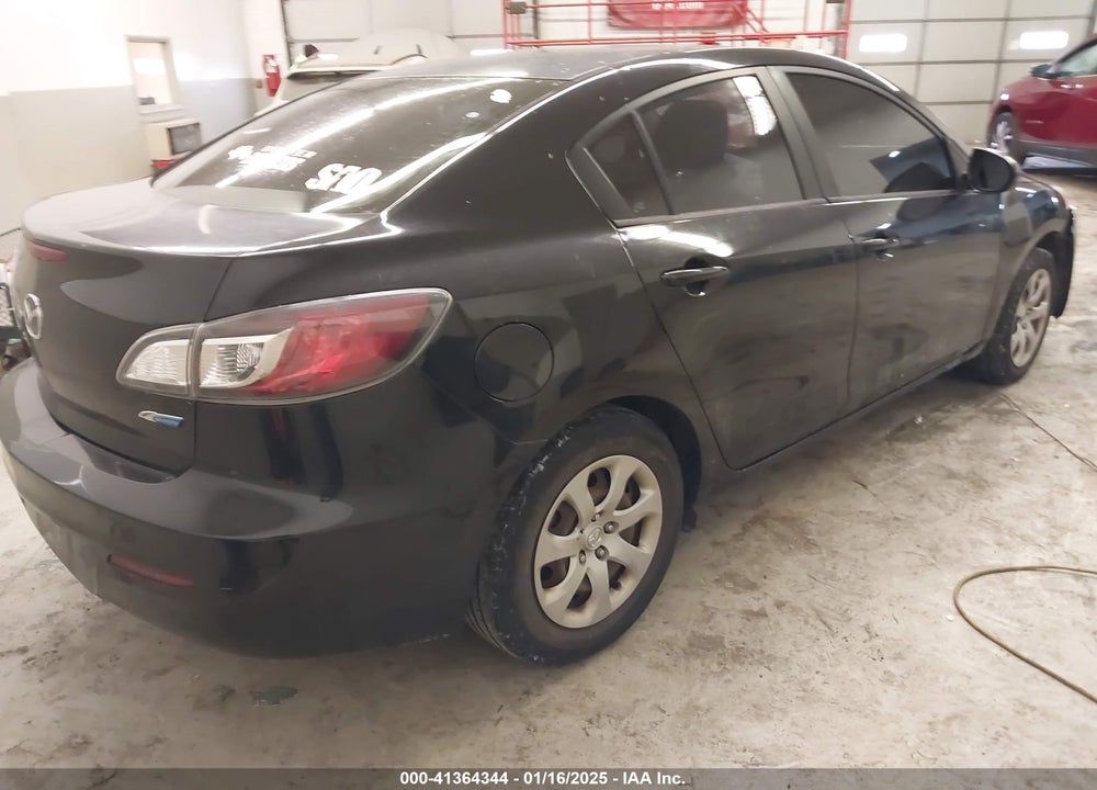 2013 MAZDA MAZDA3 VIN: JM1BL1U7XD1762121