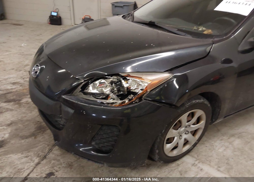 2013 MAZDA MAZDA3 VIN: JM1BL1U7XD1762121