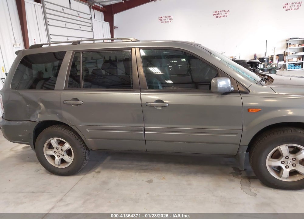 2007 HONDA PILOT EX-L VIN: 5FNYF28557B044410