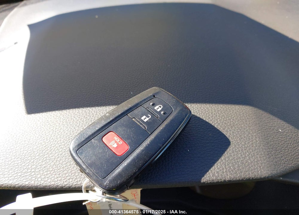 2020 TOYOTA RAV4 XLE VIN: 2T3W1RFV4LW093992