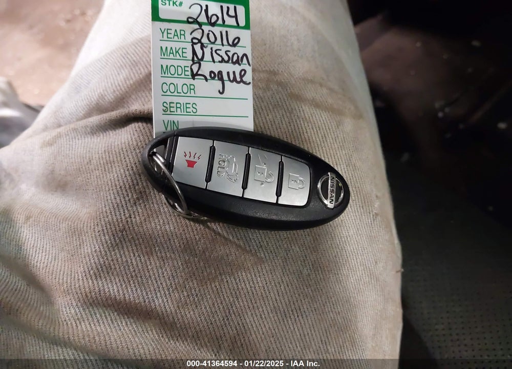 2016 NISSAN ROGUE SL VIN: 5N1AT2MV7GC788566