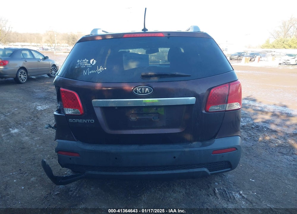 2011 KIA SORENTO LX VIN: 5XYKT3A13BG079380