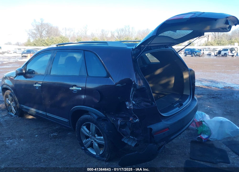 2011 KIA SORENTO LX VIN: 5XYKT3A13BG079380