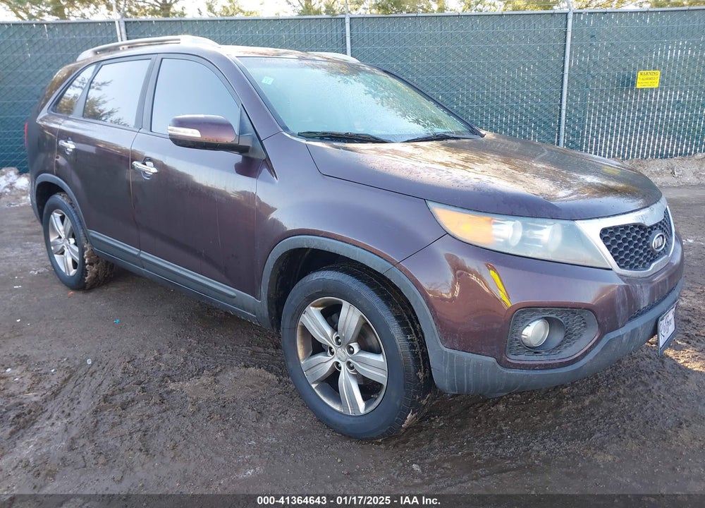2011 KIA SORENTO LX VIN: 5XYKT3A13BG079380