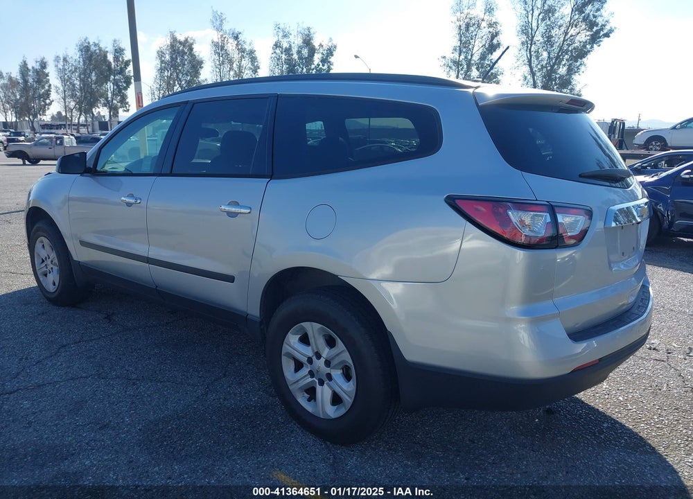 2015 CHEVROLET TRAVERSE LS VIN: 1GNKRFED3FJ388588