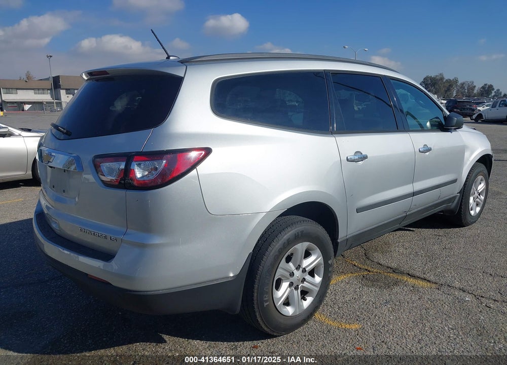 2015 CHEVROLET TRAVERSE LS VIN: 1GNKRFED3FJ388588