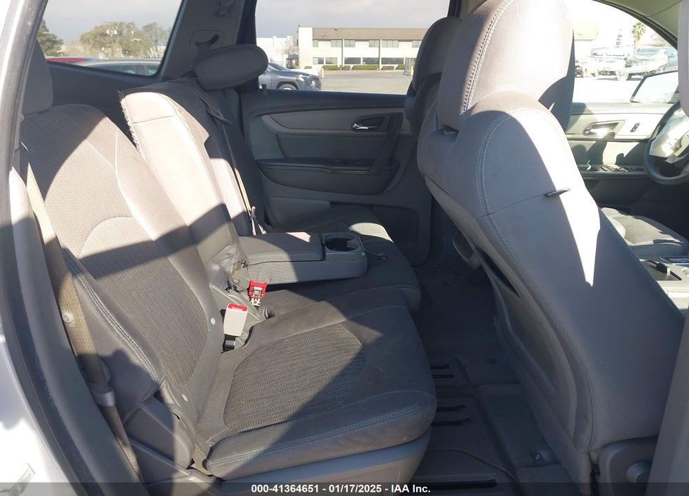 2015 CHEVROLET TRAVERSE LS VIN: 1GNKRFED3FJ388588