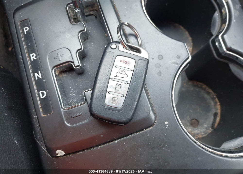 2011 KIA SORENTO EX V6 VIN: 5XYKUDA22BG057835