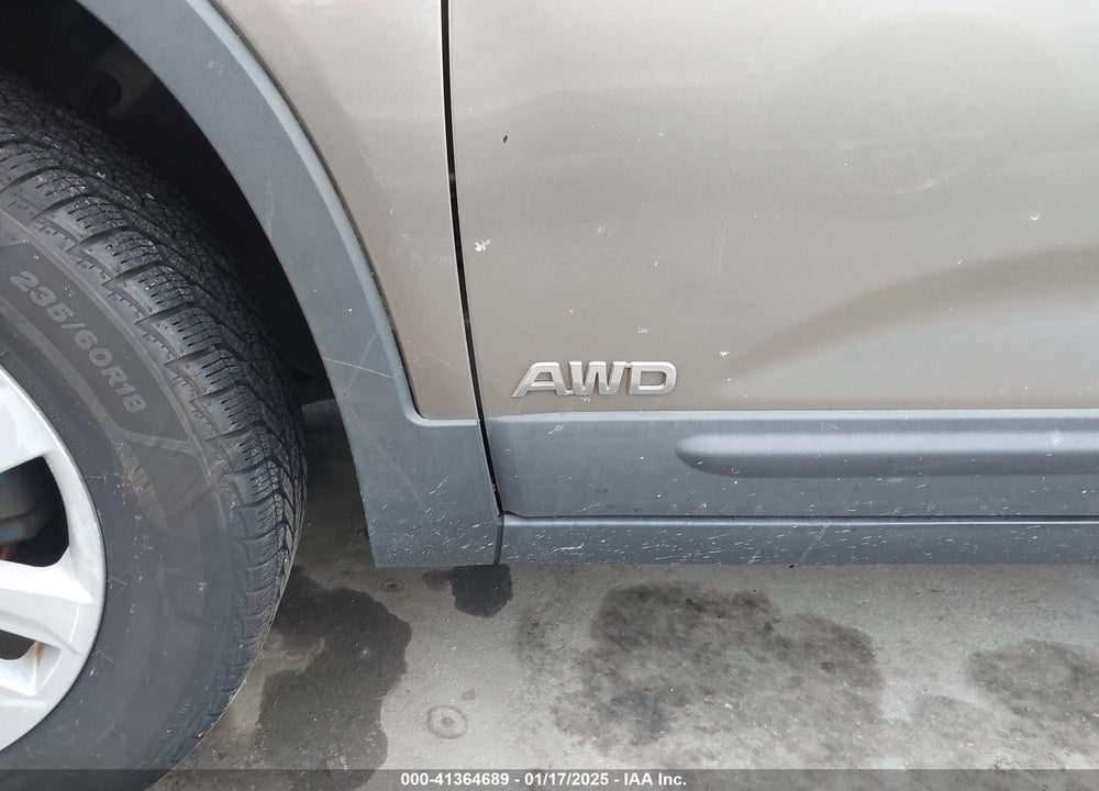 2011 KIA SORENTO EX V6 VIN: 5XYKUDA22BG057835